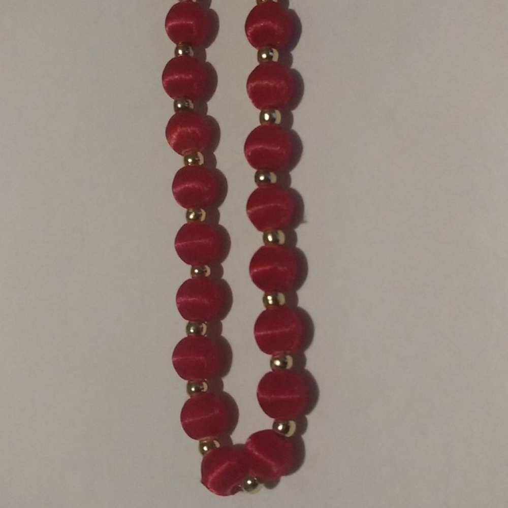 Vintage Silk and gold necklace
